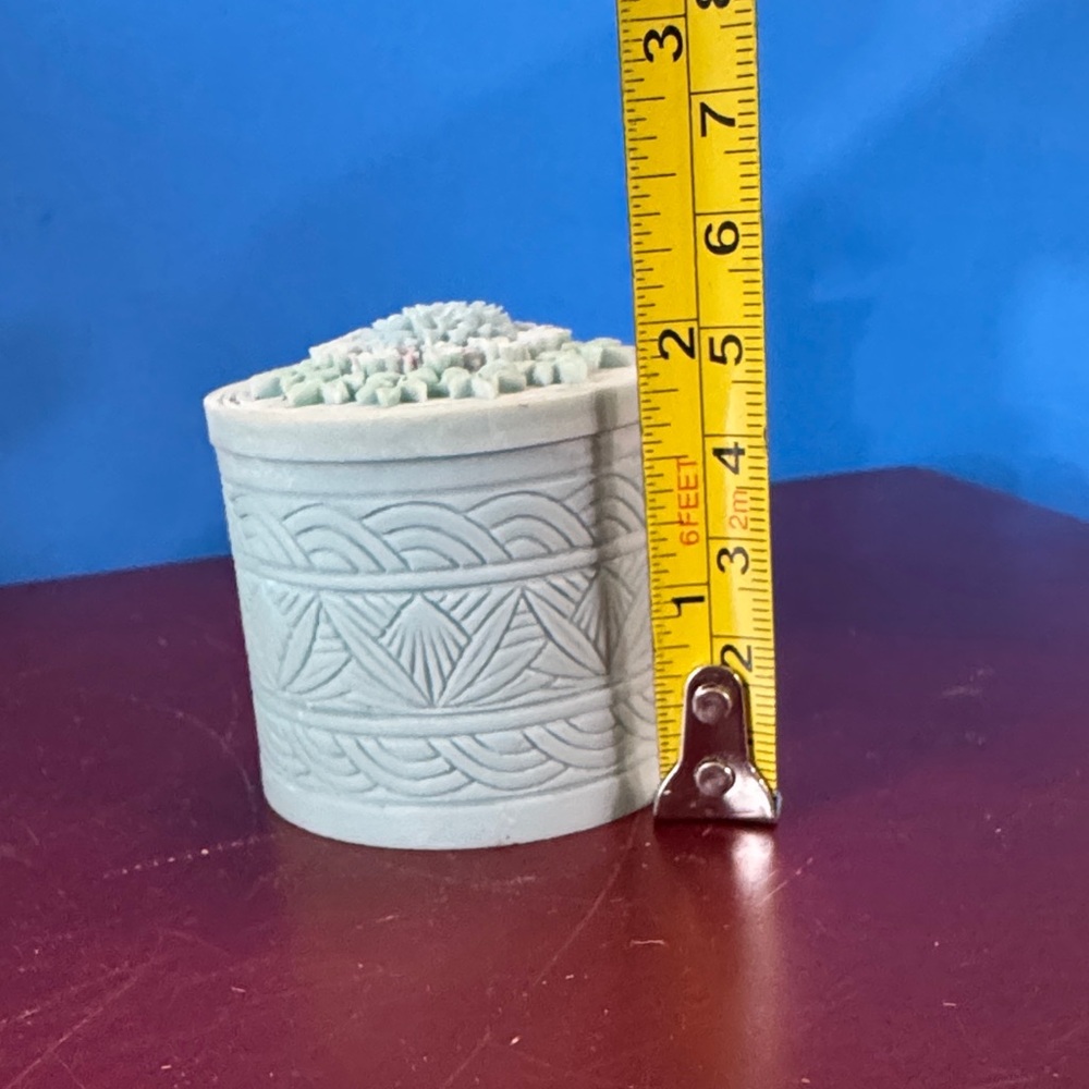 3/$30
Alby Crafts Floral Decorated Blue Green Ceramic Jewelry Box With Lid - Picture 2 of 8